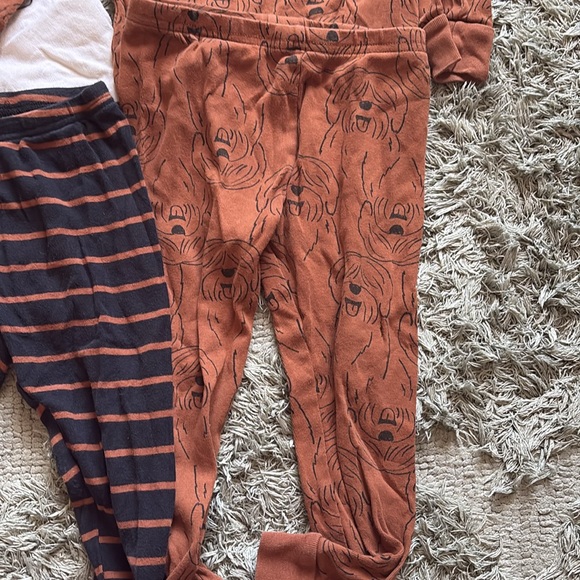 Carters pajama sets - Picture 3 of 5